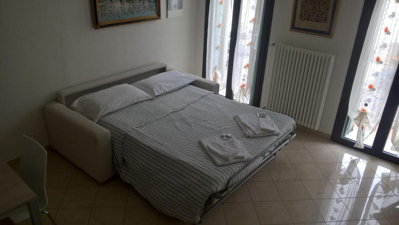 Casa Cuore - Love Pets - Fronte Ospedale Sacro Cuore Negrar Ngoại thất bức ảnh
